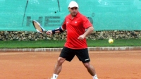 Златен хеттрик за Петър Радушев на световното по тенис за ротарианци