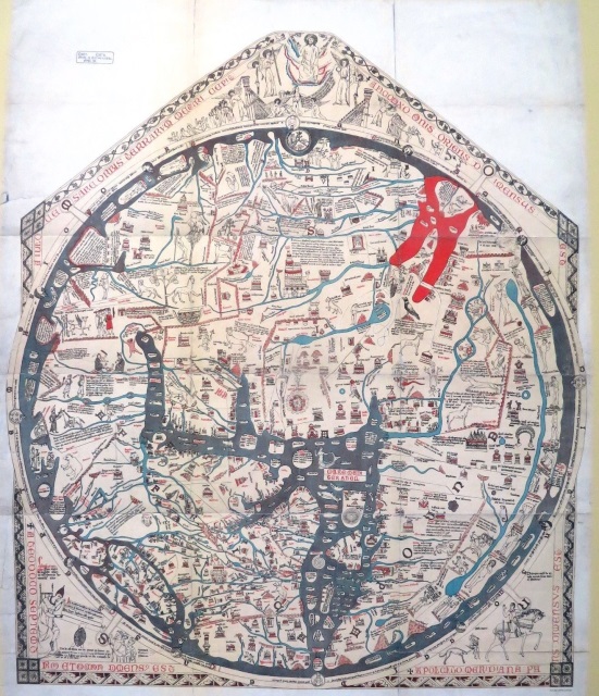 На изложбата в памет на инж. Божков в Националната библиотека