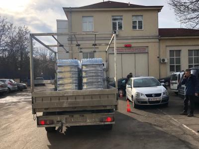 Вода за Ковид отделенията, доставена от РК Самоков